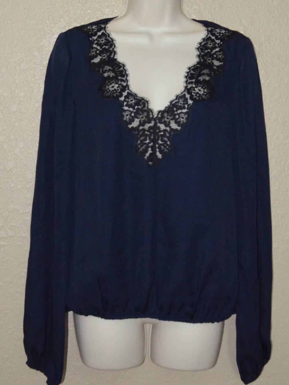 NWT $242 Sz M L Cami NYC Navy Black Lace Detail Long Sleeve V-Neck Blouse
